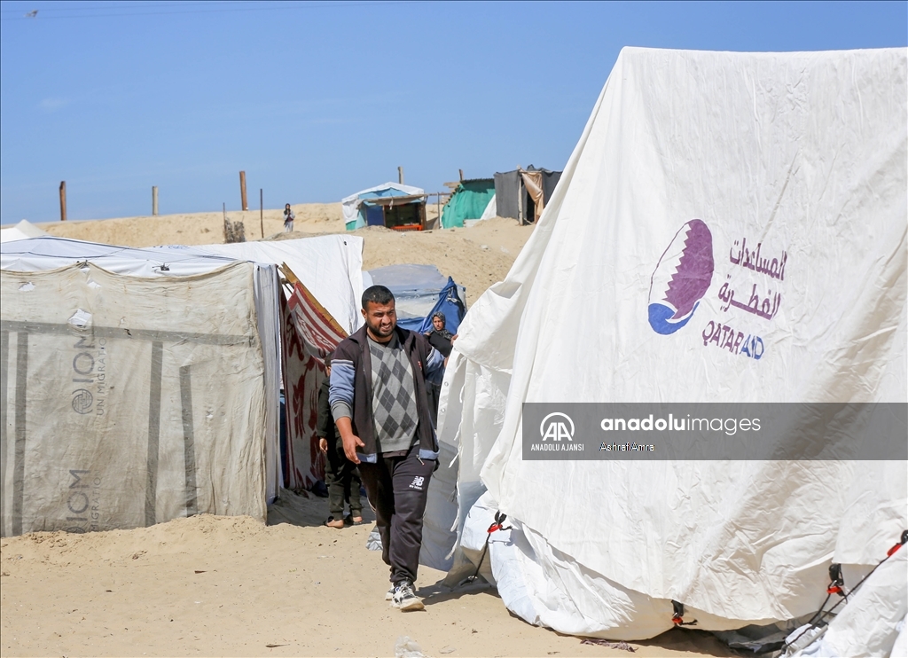 Han Yunus'a geri dönen Gazzeliler, çadır kampı kurdu