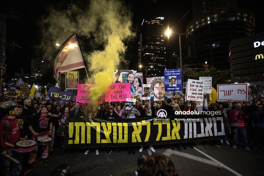 İsrailli esirlerin yakınları Tel Aviv'de gösteri düzenledi