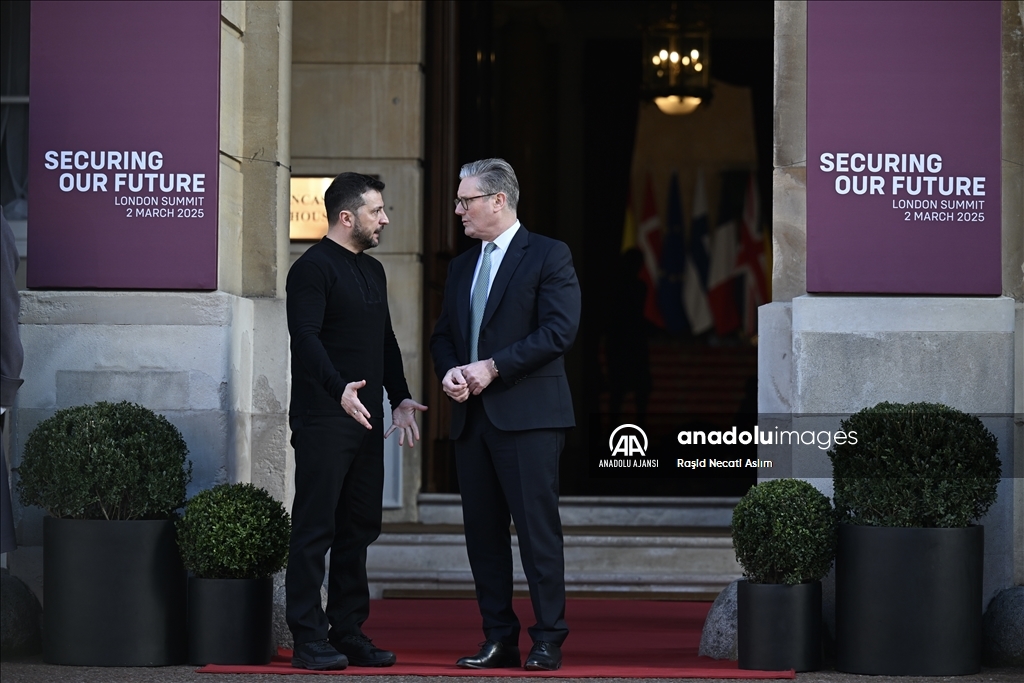 İngiltere'nin ev sahipliğinde Ukrayna konulu liderler zirvesi başladı