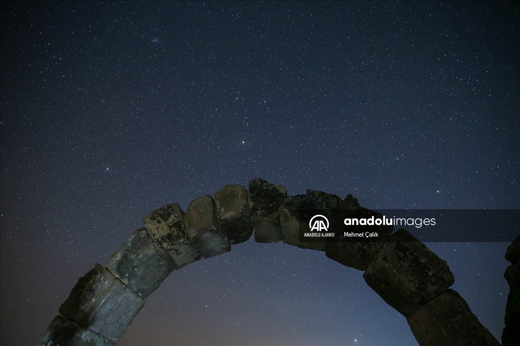 "Makedon askerlerin kalesi" Blaundos Antik Kenti'nde yıldızlı gece 10