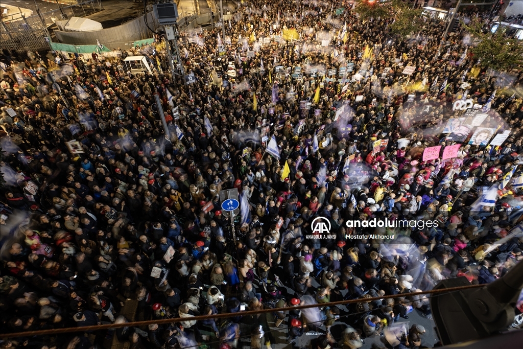 İsrailli esirlerin yakınları Tel Aviv'de gösteri düzenledi