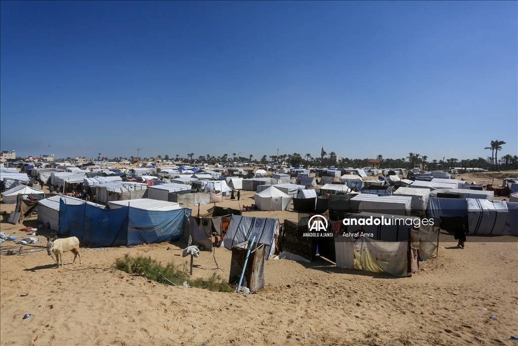 Han Yunus'a geri dönen Gazzeliler, çadır kampı kurdu