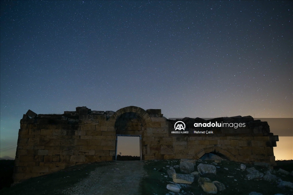 "Makedon askerlerin kalesi" Blaundos Antik Kenti'nde yıldızlı gece 2