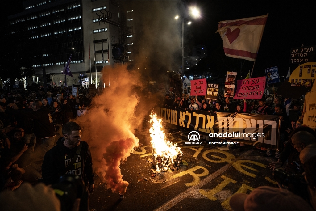 İsrailli esirlerin yakınları Tel Aviv'de gösteri düzenledi