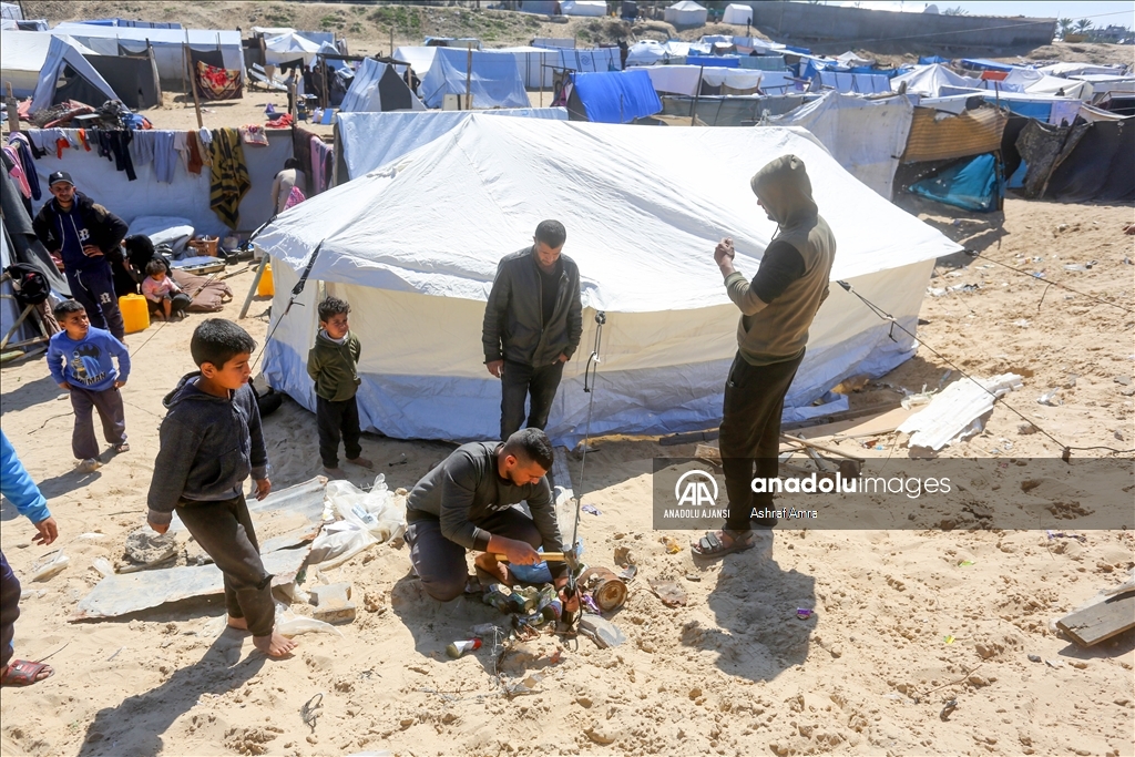 Han Yunus'a geri dönen Gazzeliler, çadır kampı kurdu