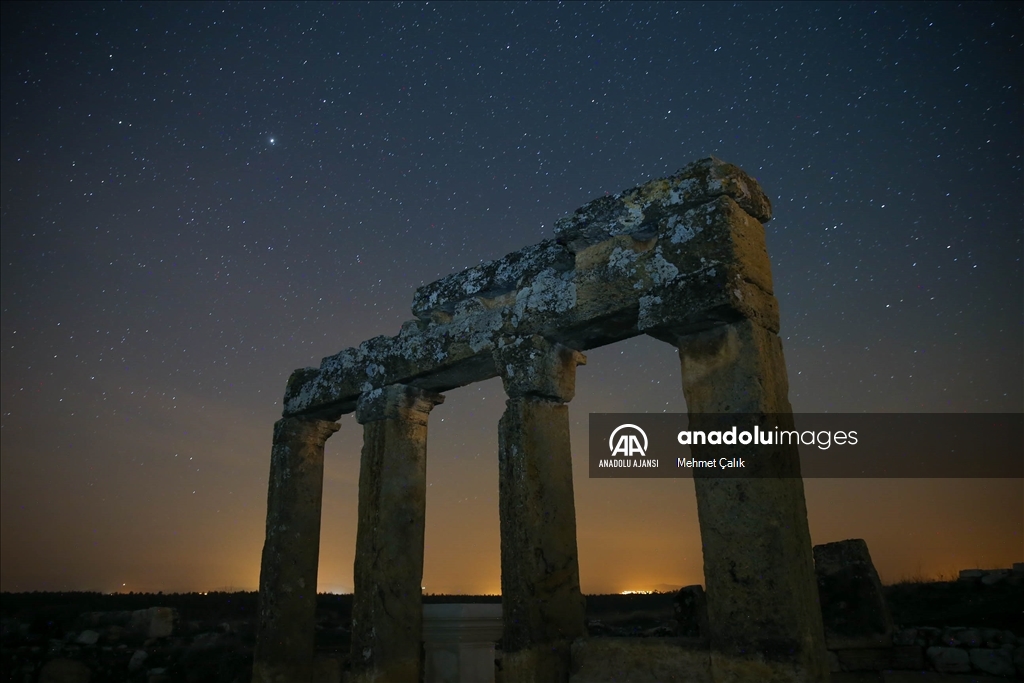 "Makedon askerlerin kalesi" Blaundos Antik Kenti'nde yıldızlı gece 5