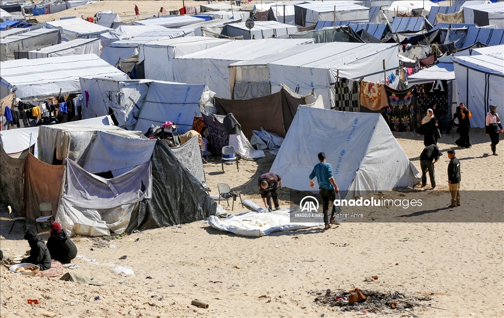 Han Yunus'a geri dönen Gazzeliler, çadır kampı kurdu