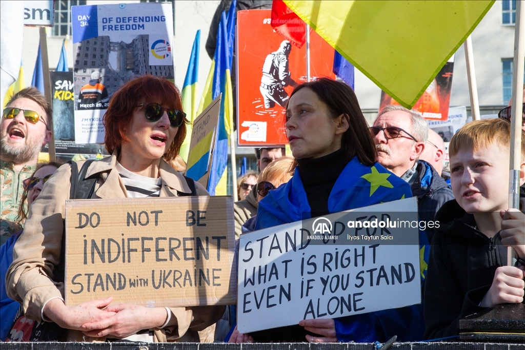 Londra'da Ukrayna'ya destek gösterisi