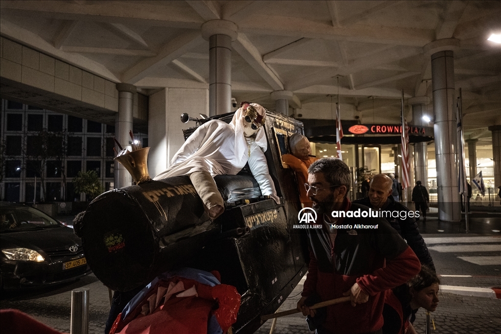 İsrailli esirlerin yakınları Tel Aviv'de gösteri düzenledi