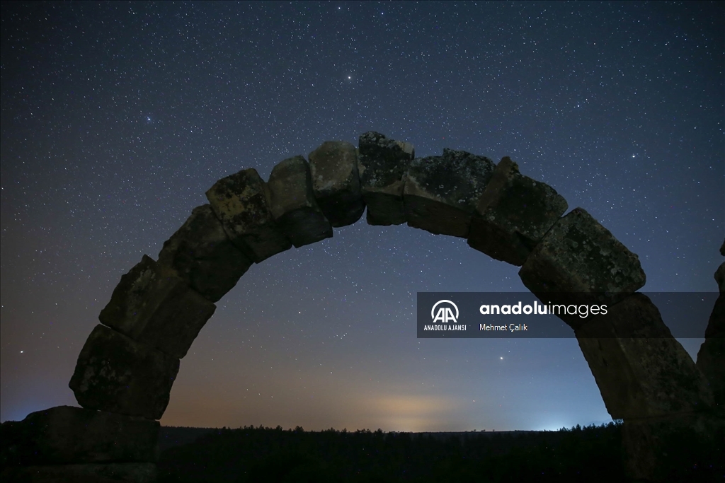 "Makedon askerlerin kalesi" Blaundos Antik Kenti'nde yıldızlı gece 9