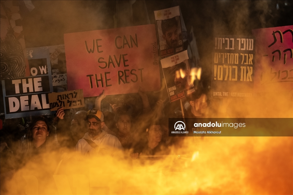 İsrailli esirlerin yakınları Tel Aviv'de gösteri düzenledi