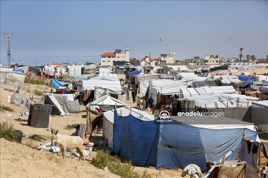 Han Yunus'a geri dönen Gazzeliler, çadır kampı kurdu
