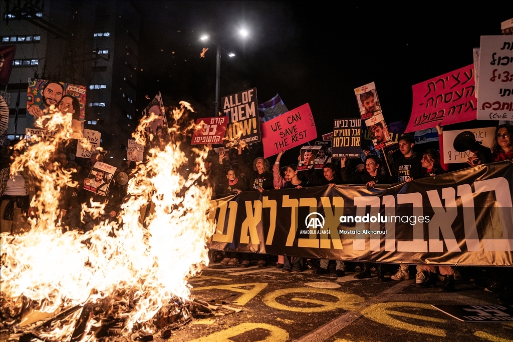 İsrailli esirlerin yakınları Tel Aviv'de gösteri düzenledi