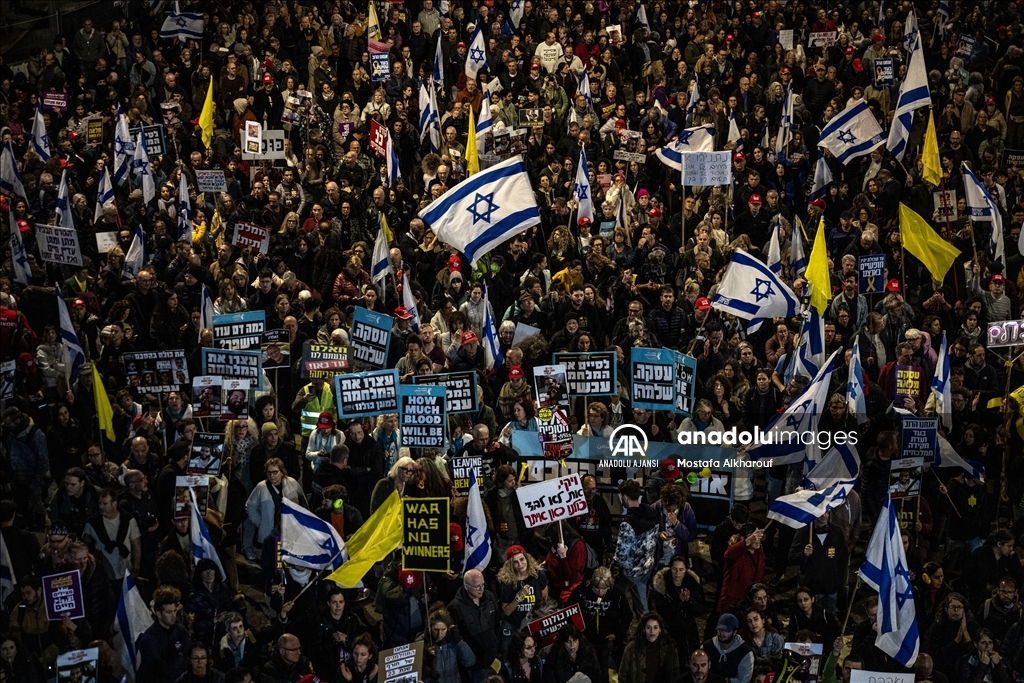 İsrailli esirlerin yakınları Tel Aviv'de gösteri düzenledi
