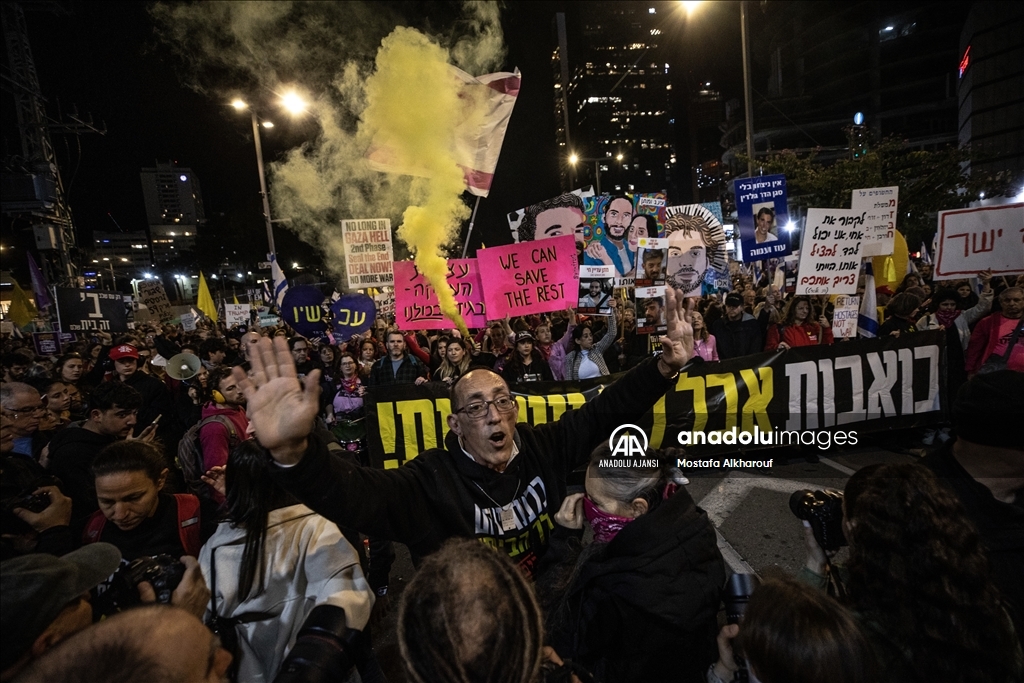 İsrailli esirlerin yakınları Tel Aviv'de gösteri düzenledi