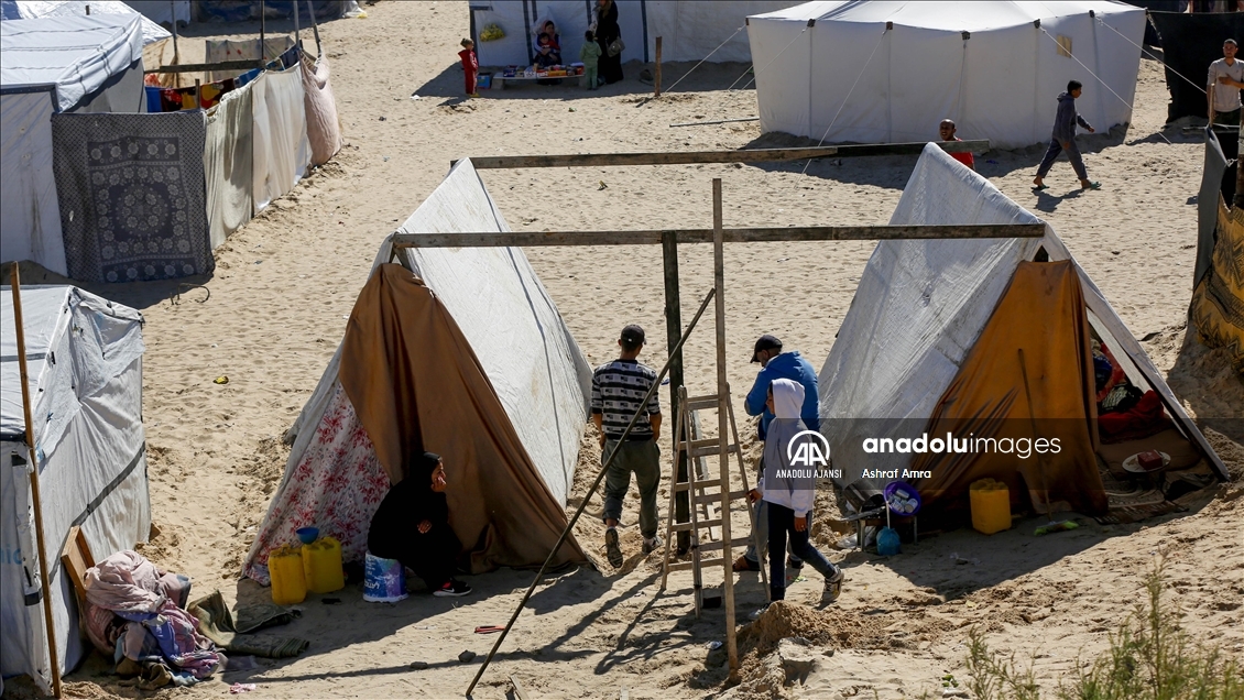 Han Yunus'a geri dönen Gazzeliler, çadır kampı kurdu