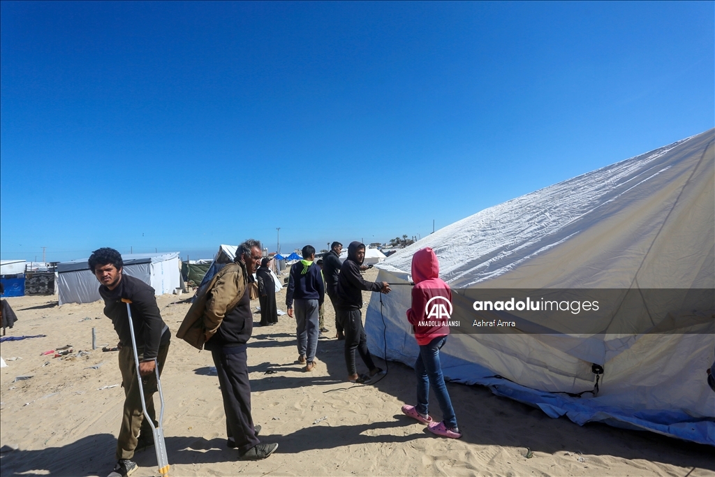 Han Yunus'a geri dönen Gazzeliler, çadır kampı kurdu