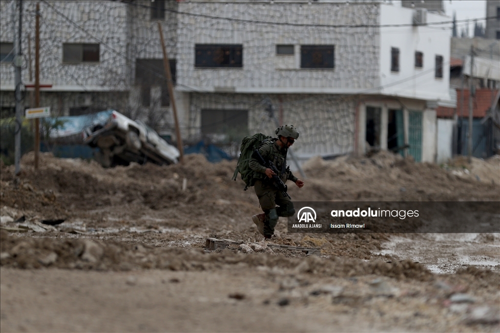 İsrail ordusu, Tulkerim kentine ve  Nur Şems Mülteci Kampı'na düzenlediği operasyon sürüyor
