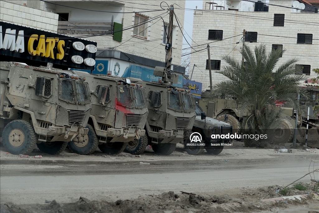 İsrail ordusu, Tulkerim kentine ve  Nur Şems Mülteci Kampı'na düzenlediği operasyon sürüyor