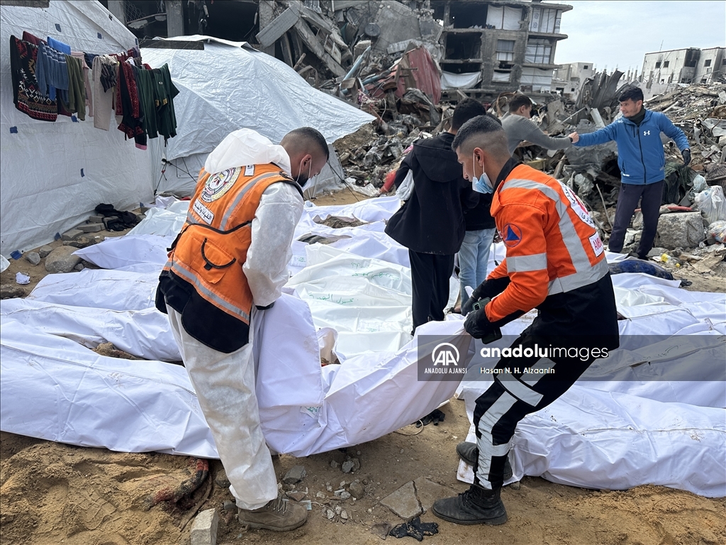 İsrail'in Gazze’ye düzenlediği saldırılarda öldürdüğü onlarca Filistinlinin naaşına ulaşıldı