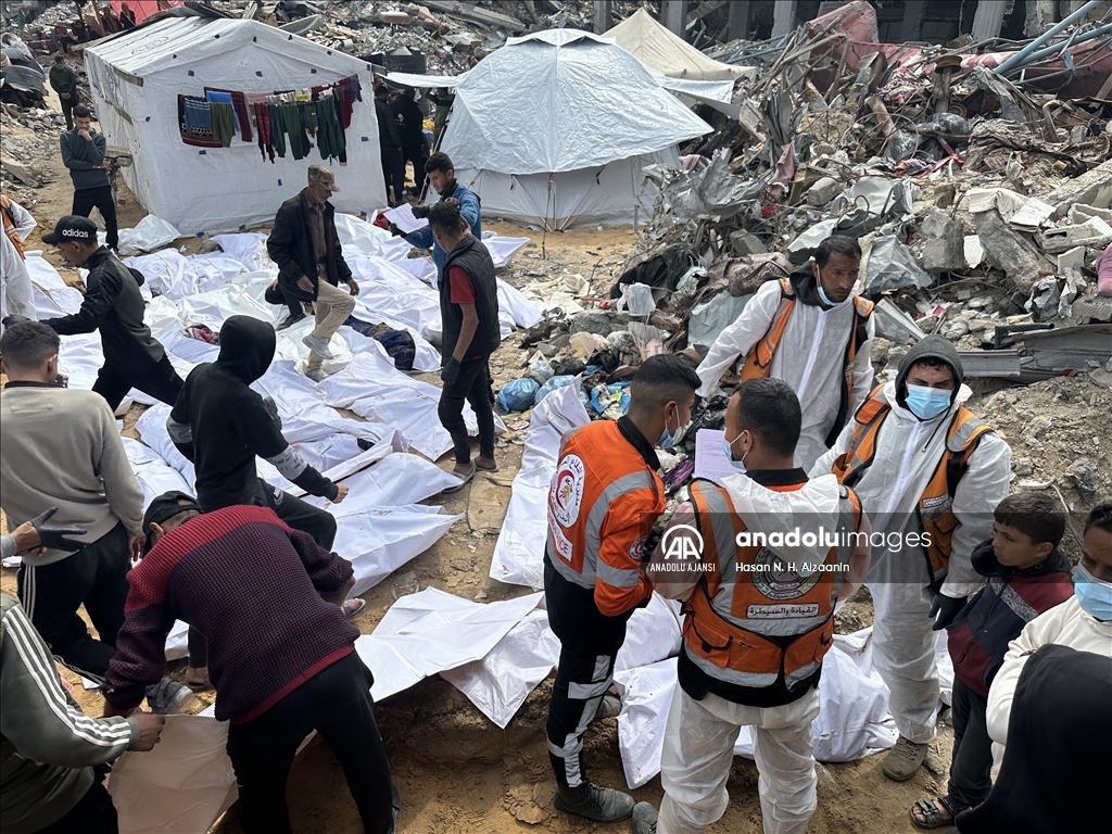 İsrail'in Gazze’ye düzenlediği saldırılarda öldürdüğü onlarca Filistinlinin naaşına ulaşıldı