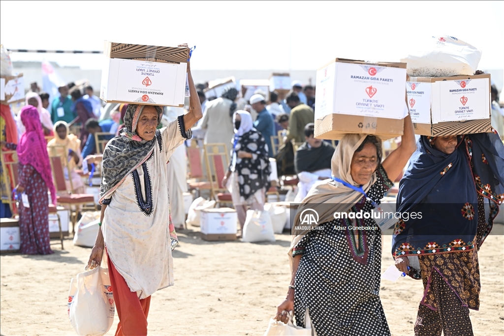 Türkiye Diyanet Vakfı ramazanda Pakistanlıların yüzünü güldürüyor