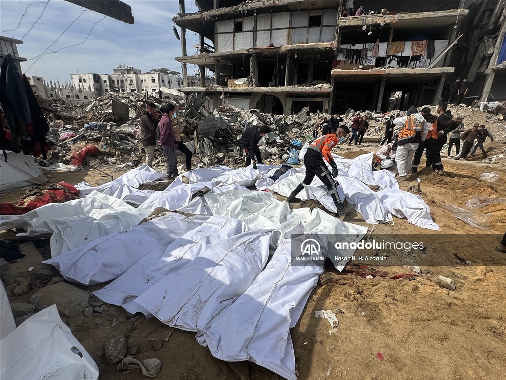 İsrail'in Gazze’ye düzenlediği saldırılarda öldürdüğü onlarca Filistinlinin naaşına ulaşıldı