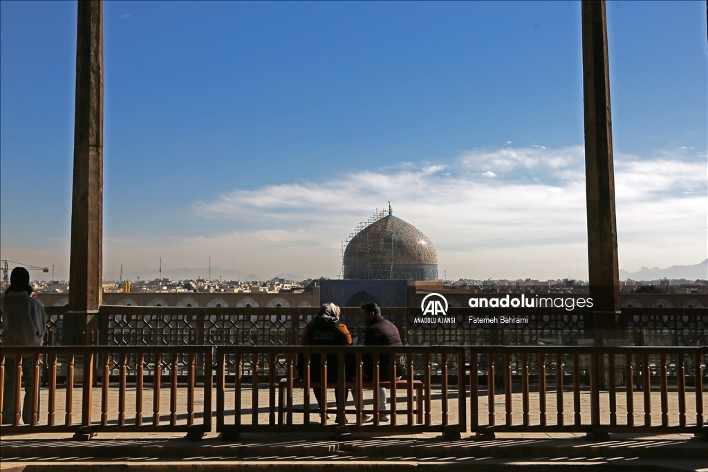 İran’da Minaresiz ve Avlusuz Cami: Şeyh Lütfullah Camii