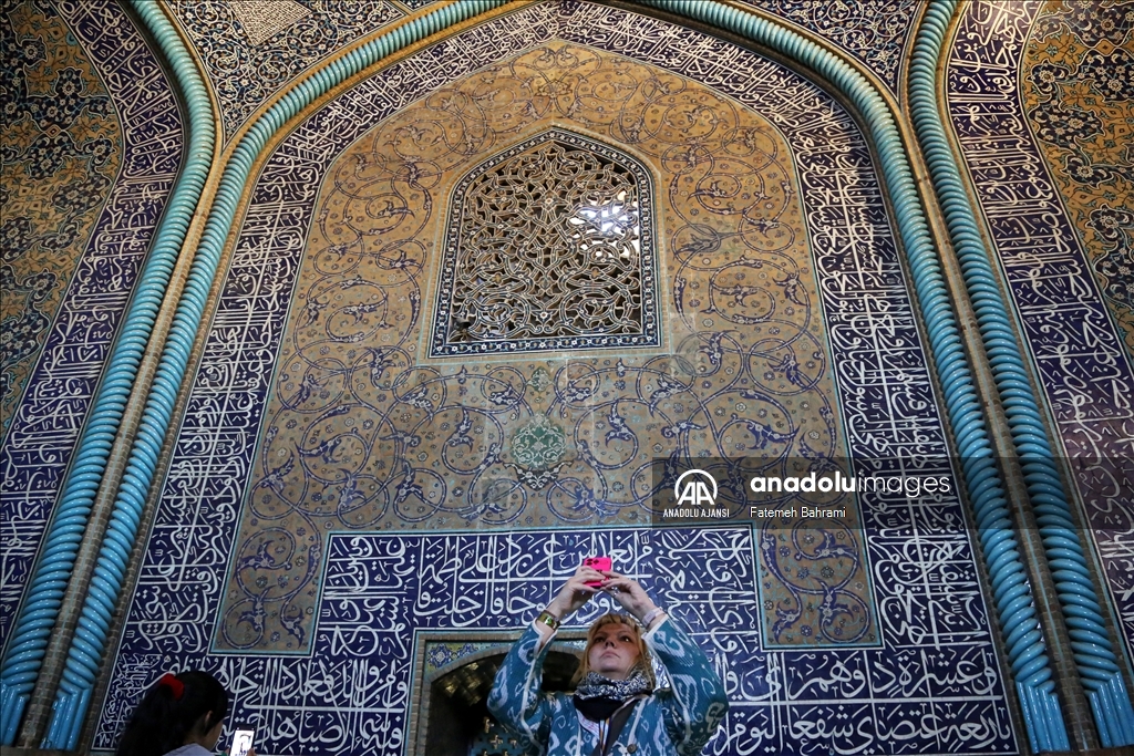 İran’da Minaresiz ve Avlusuz Cami: Şeyh Lütfullah Camii