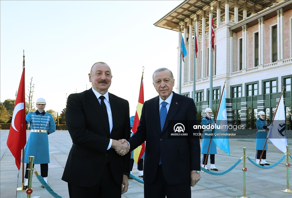 Cumhurbaşkanı Erdoğan, Azerbaycan Cumhurbaşkanı Aliyev'i resmi törenle karşıladı
