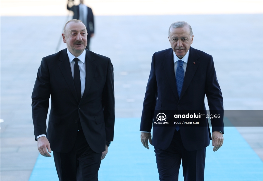 Cumhurbaşkanı Erdoğan, Azerbaycan Cumhurbaşkanı Aliyev'i resmi törenle karşıladı