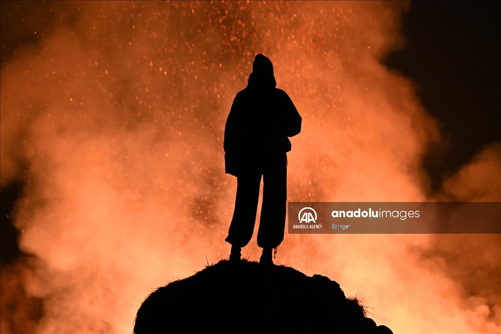 Жители России собираются на Масленицу, чтобы отпраздновать приход весны