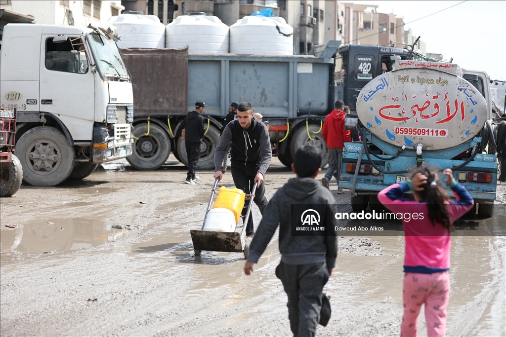 Gazze'deki su krizi devam ediyor