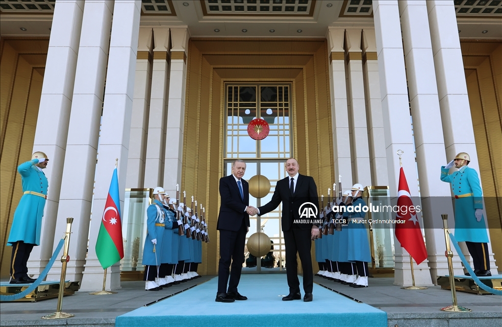 Cumhurbaşkanı Erdoğan, Azerbaycan Cumhurbaşkanı Aliyev'i resmi törenle karşıladı