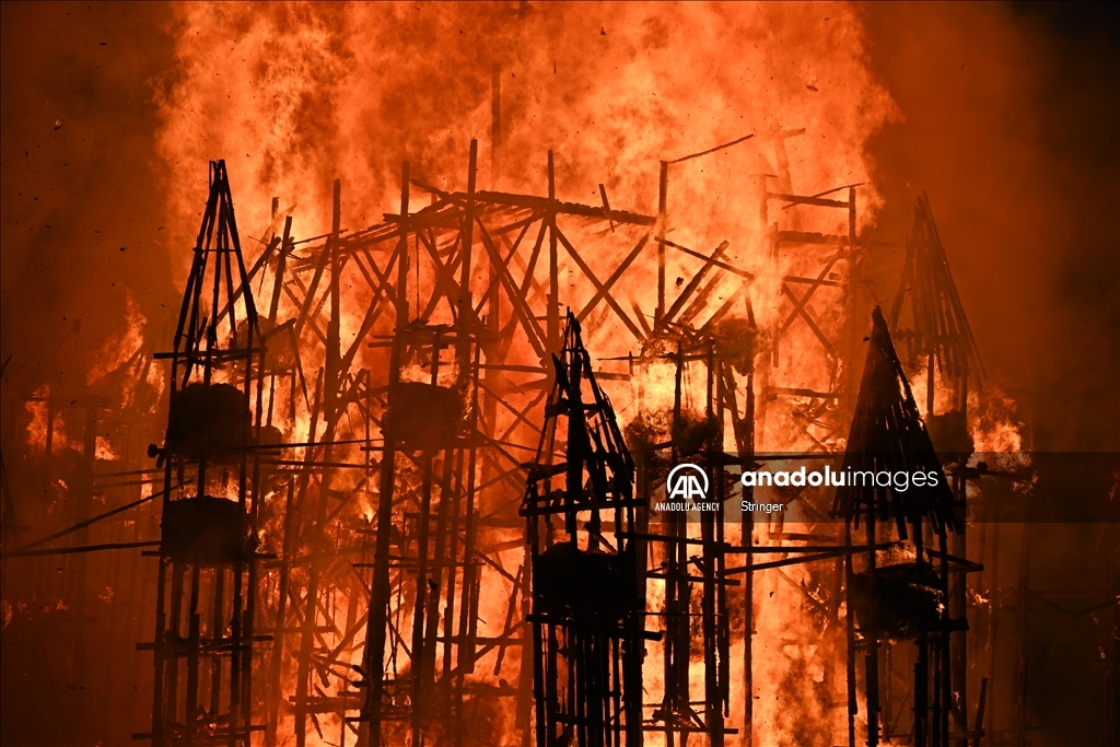 Жители России собираются на Масленицу, чтобы отпраздновать приход весны