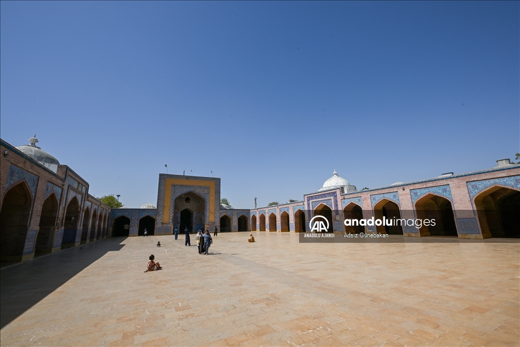 Pakistan'ın tarihi camileri ramazanda da ziyaretçilerini ağırlıyor