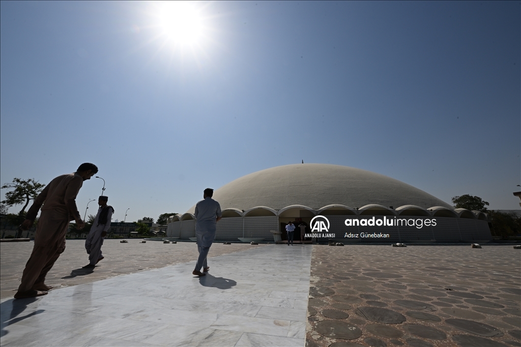 Pakistan'ın tarihi camileri ramazanda da ziyaretçilerini ağırlıyor