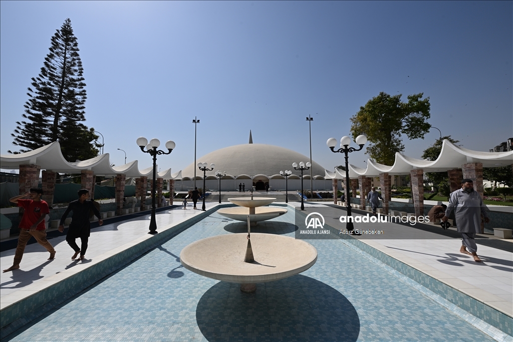 Pakistan'ın tarihi camileri ramazanda da ziyaretçilerini ağırlıyor