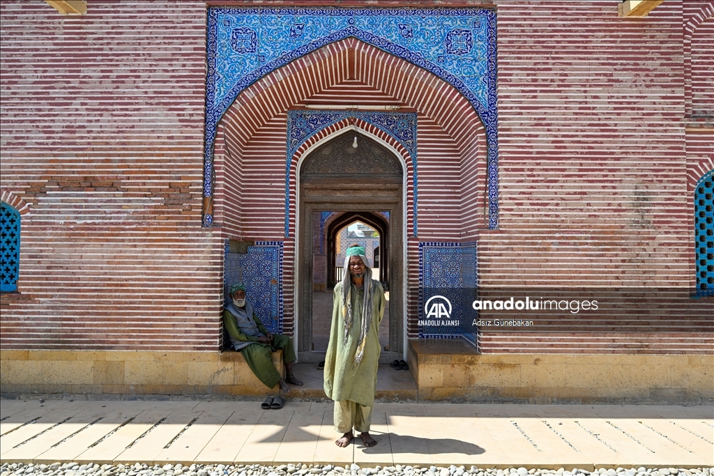 Pakistan'ın tarihi camileri ramazanda da ziyaretçilerini ağırlıyor