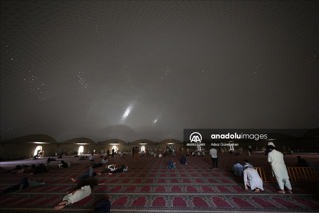 Pakistan'ın tarihi camileri ramazanda da ziyaretçilerini ağırlıyor