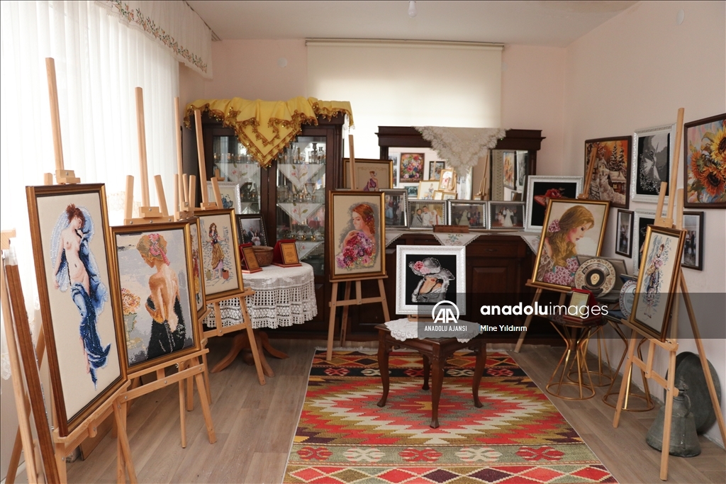 Kültürel miras taşıyıcısı 76 yaşındaki kadın yaptığı eserlerle evini müzeye dönüştürdü
