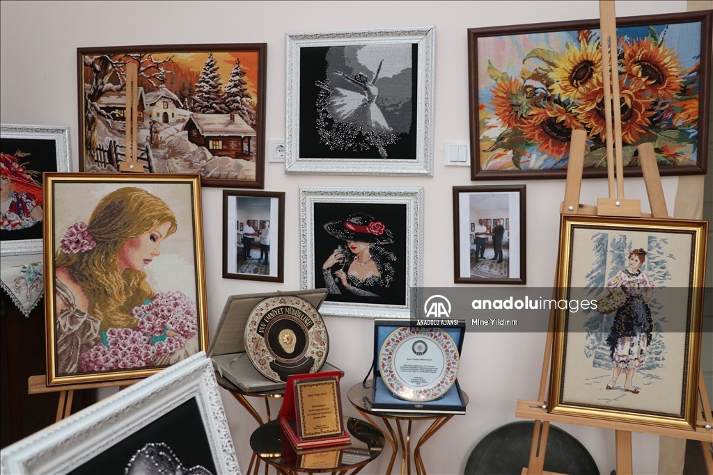 Kültürel miras taşıyıcısı 76 yaşındaki kadın yaptığı eserlerle evini müzeye dönüştürdü