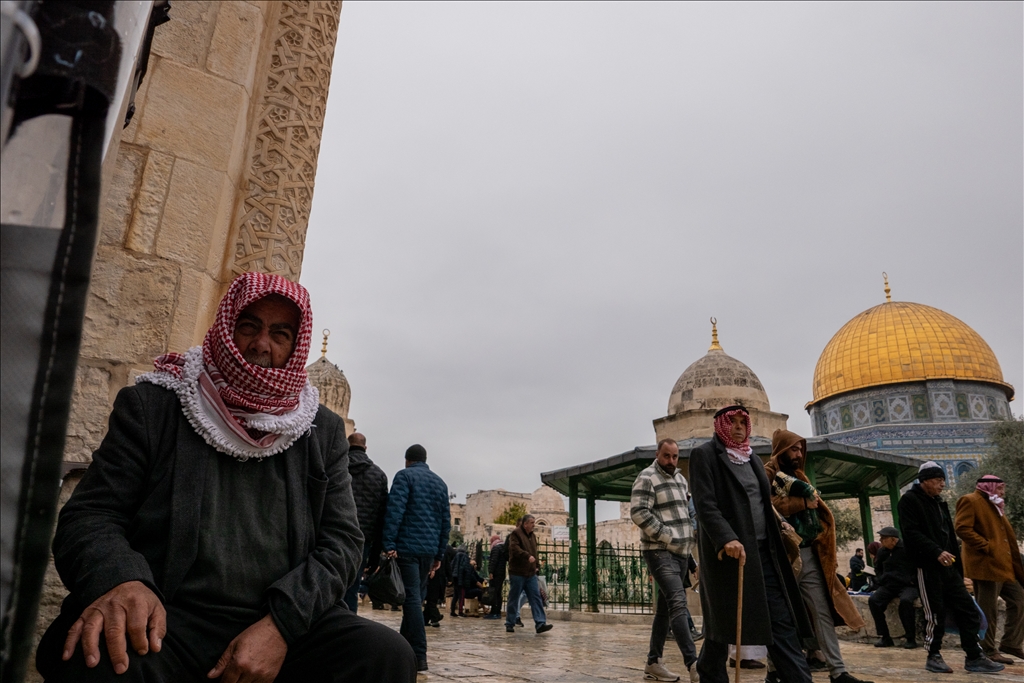 90 ألف مصلّ يقيمون الجمعة الأولى من رمضان في الأقصى