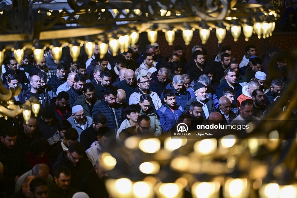 Ayasofya-i Kebir Cami-i Şerifi'nde ramazanın ilk cuma namazı kılındı