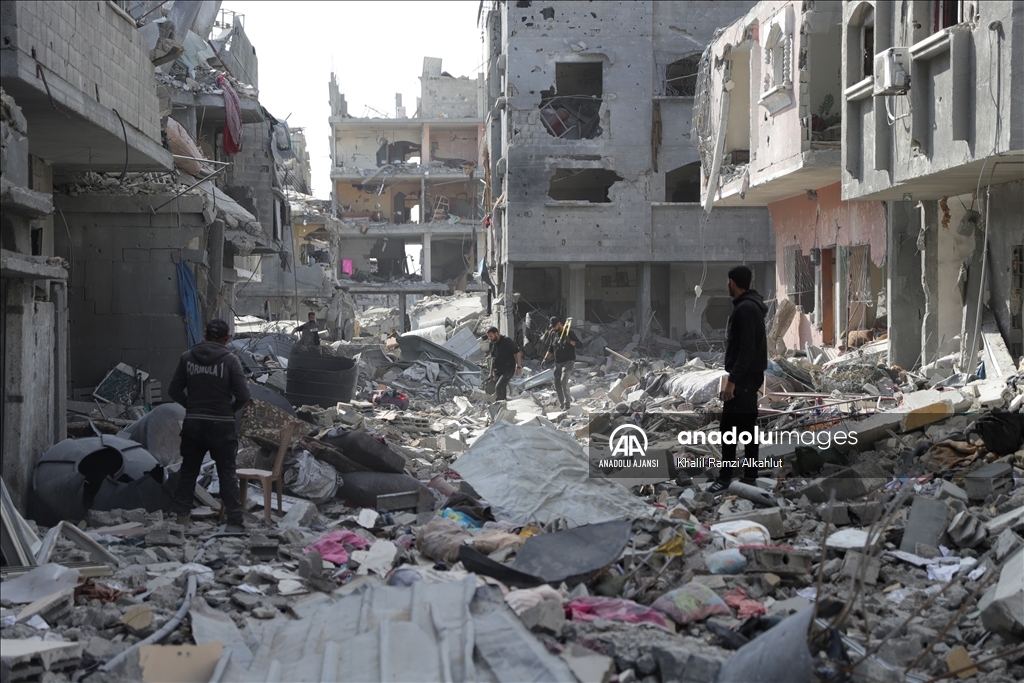 Gazze'nin Beyt Lahya kentindeki büyük yıkıma rağmen Filistinliler evlerine dönüşlerini sürdürüyor