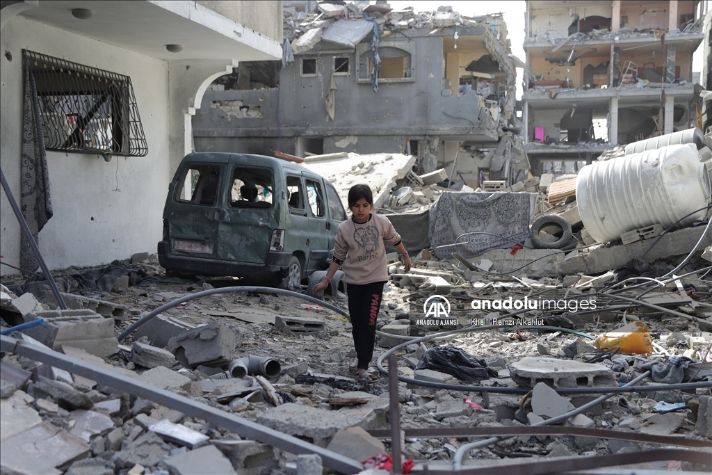 Gazze'nin Beyt Lahya kentindeki büyük yıkıma rağmen Filistinliler evlerine dönüşlerini sürdürüyor