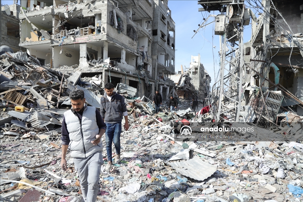 Gazze'nin Beyt Lahya kentindeki büyük yıkıma rağmen Filistinliler evlerine dönüşlerini sürdürüyor