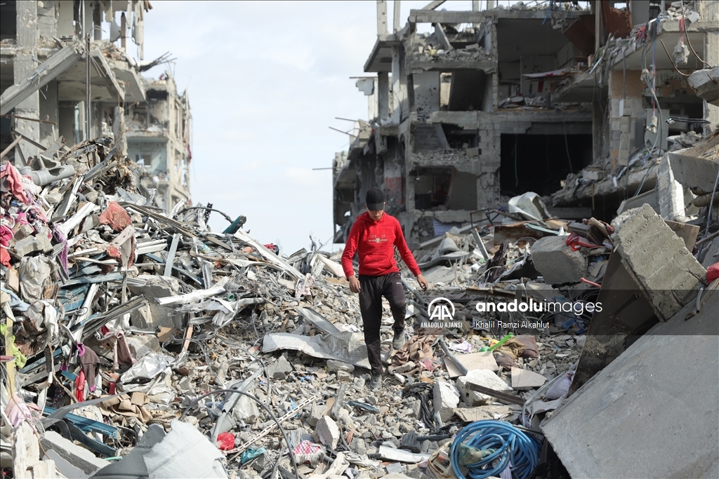 Gazze'nin Beyt Lahya kentindeki büyük yıkıma rağmen Filistinliler evlerine dönüşlerini sürdürüyor