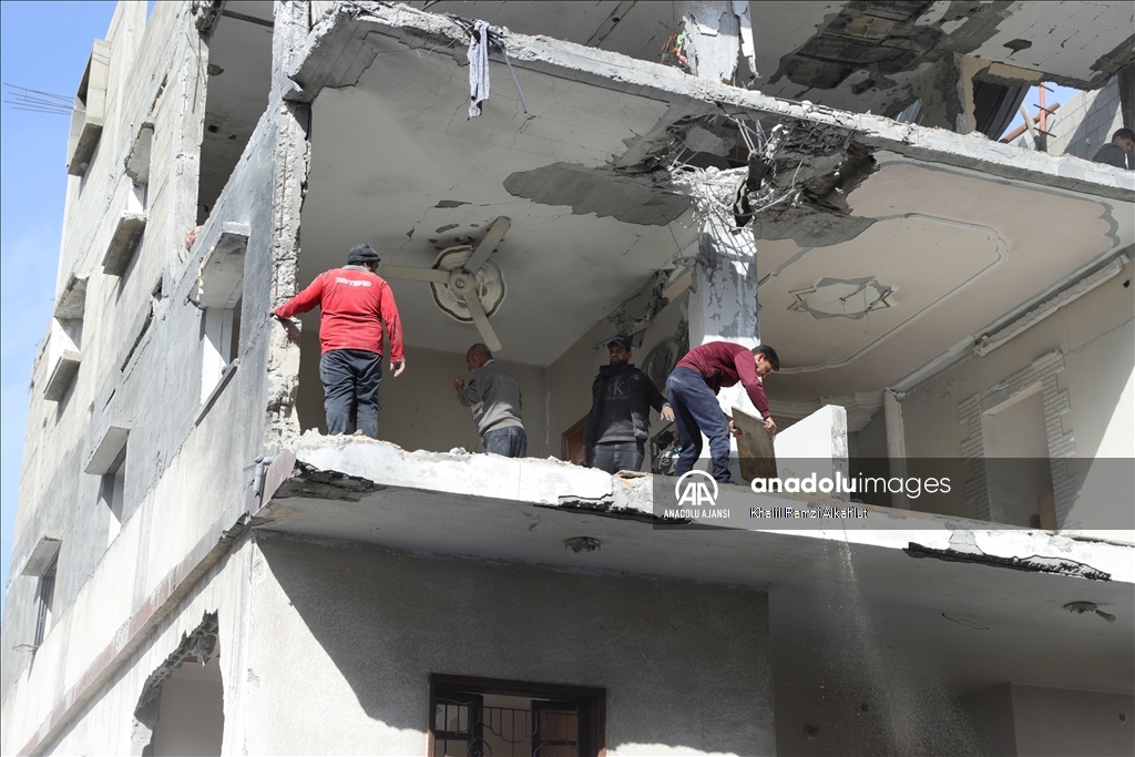 Gazze'nin Beyt Lahya kentindeki büyük yıkıma rağmen Filistinliler evlerine dönüşlerini sürdürüyor