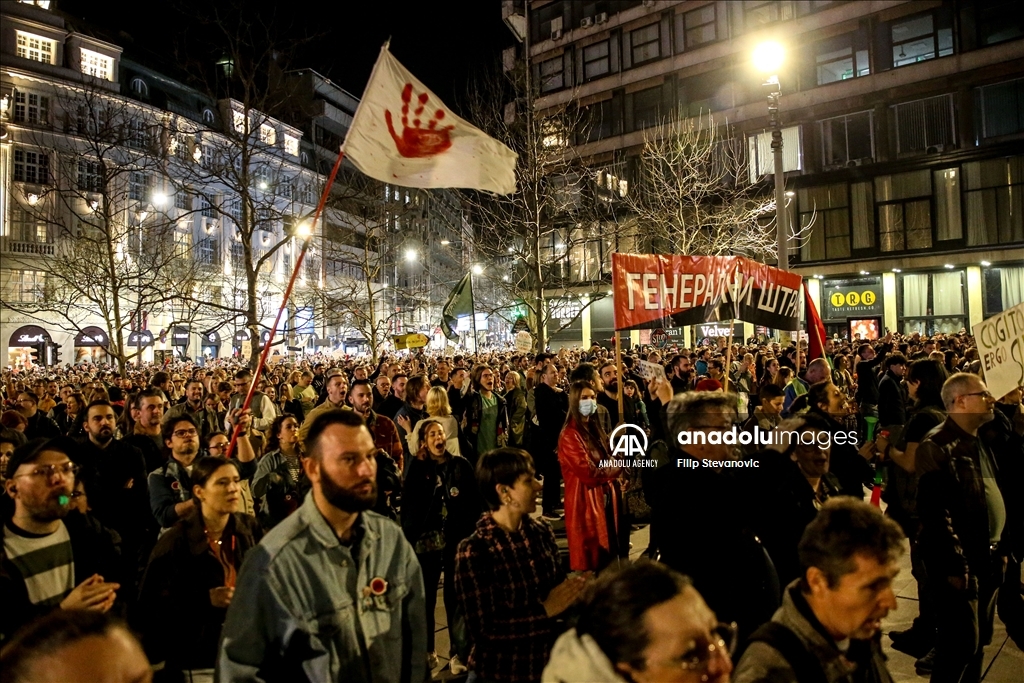 В Сербии продолжаются массовые акции протеста